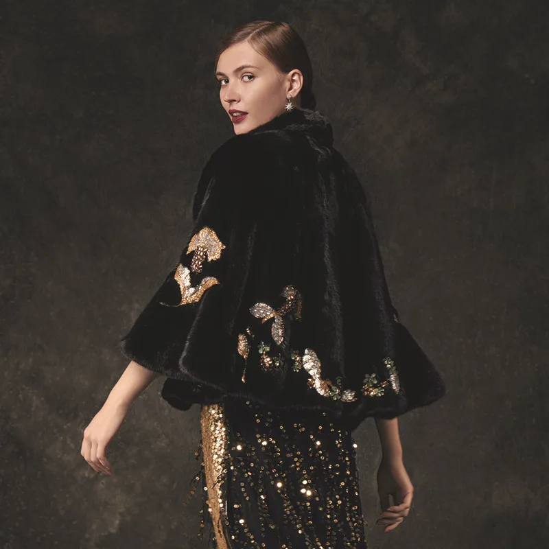 
2021 Europe Royal Luxury All Mink Real Fur Coat Women Short Style 100% Mink Furry Jackets with Beading Design 