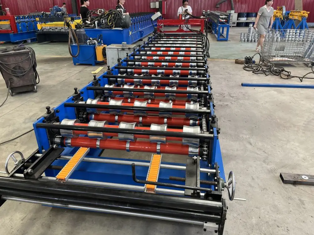 High quality roofing sheet making machine corrugated metal roof roll forming machine