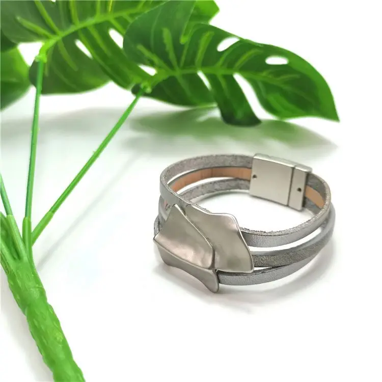 Professional manufacturer jewelry leather magnetic bracelet, irregularity magnet lock bracelets bangles 2022 New