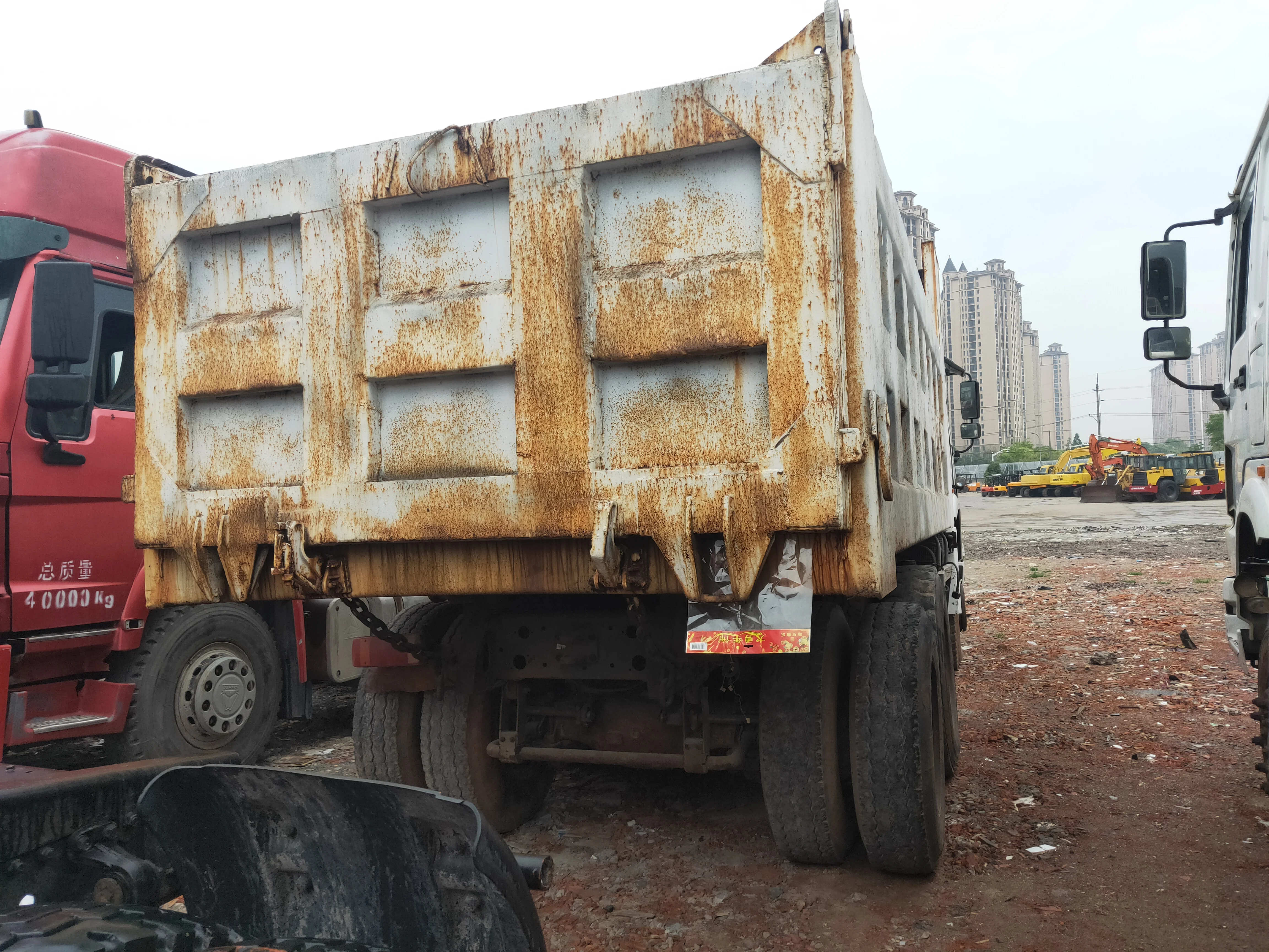 China howo truck price used sinotruk howo 6X4 dump truck tipper for sale