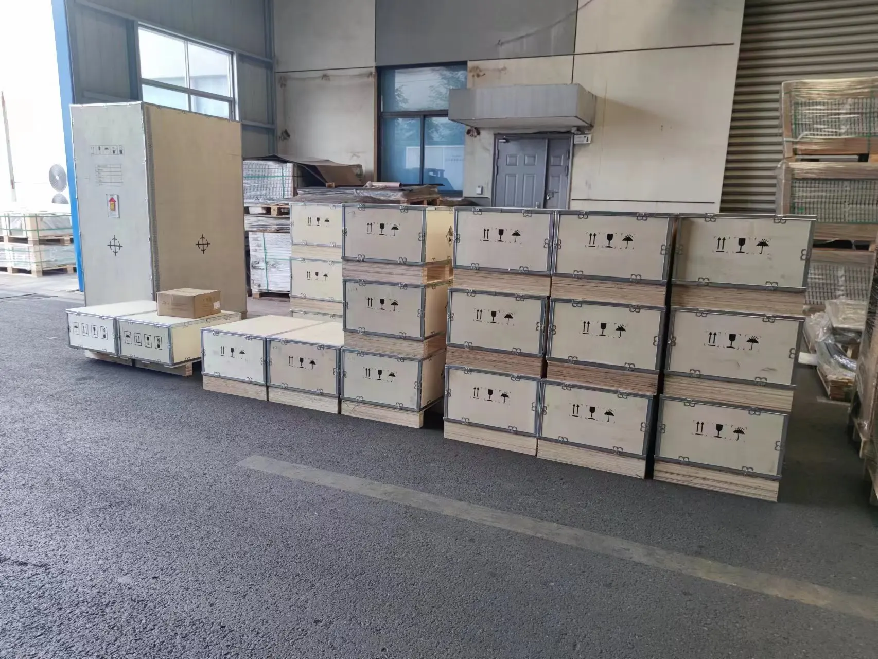 Wholesale Price Low Voltage Growatt MOD 10KTL3-X 48V Growatt Grid Tied Three Phases On Grid Solar Inverter//