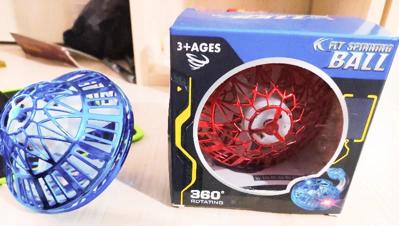 Wholesale Hand Operated Induction Interactive Ufo UFO Mini Drone The Ultimate Flying Spinner Fun Fly Ball