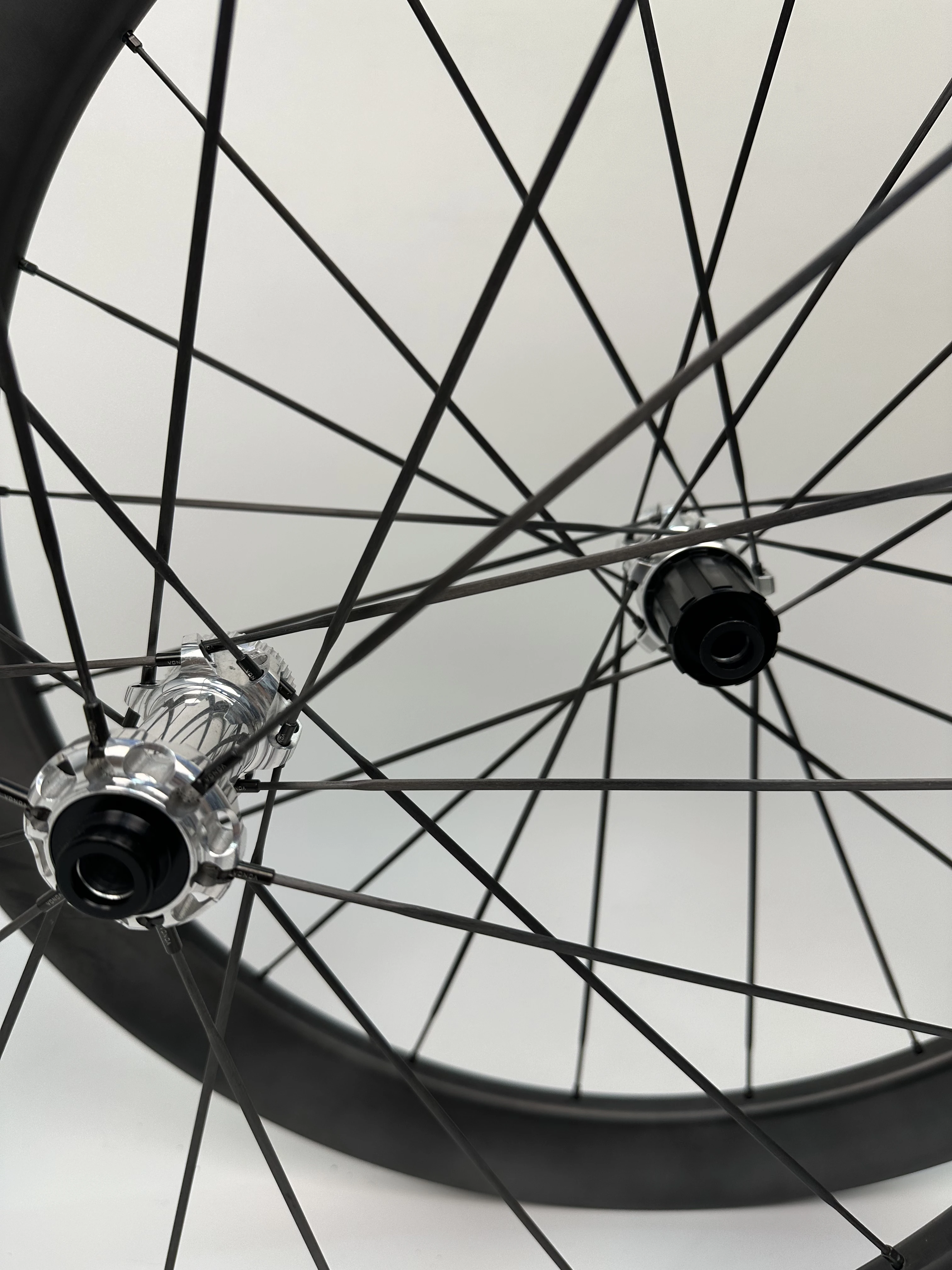 UNI Customized  700C Road Bike Rims Carbon Fiber Ultralight 55mm Depth and 25mm Width Tubeless Disc Brakes Clincher for BMX