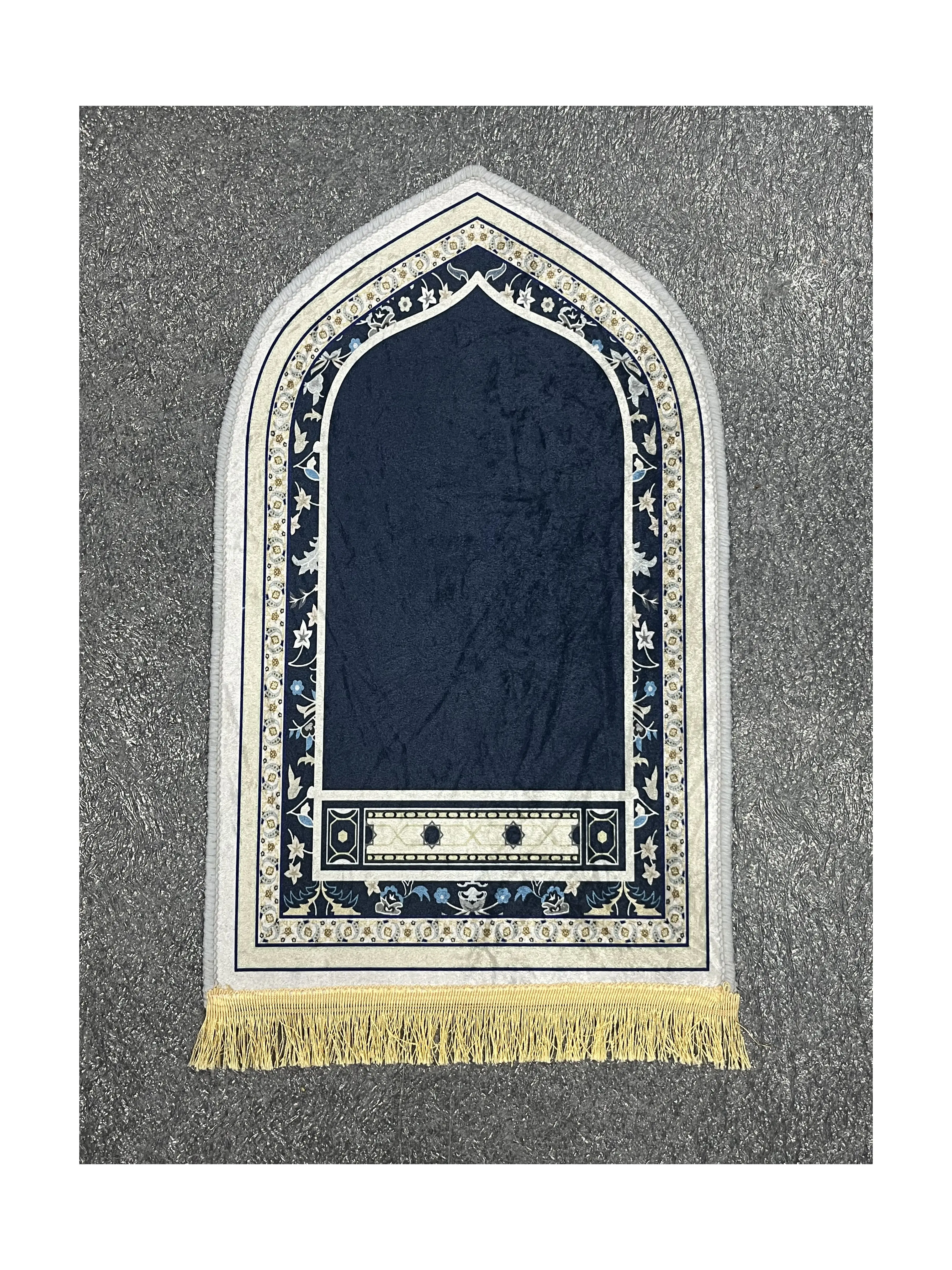 Muslim Prayer Rug Mat for Men and Women Comfortable and Soft Prayer Rug High Quality Prayer Carpet
