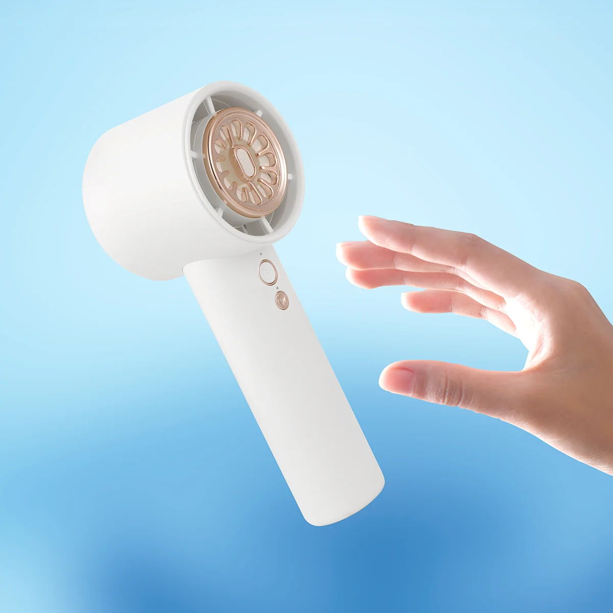 2024 Hot Selling High Speed Three Phase Motor Noise Reducing Handheld Small Fan with Long Battery Life