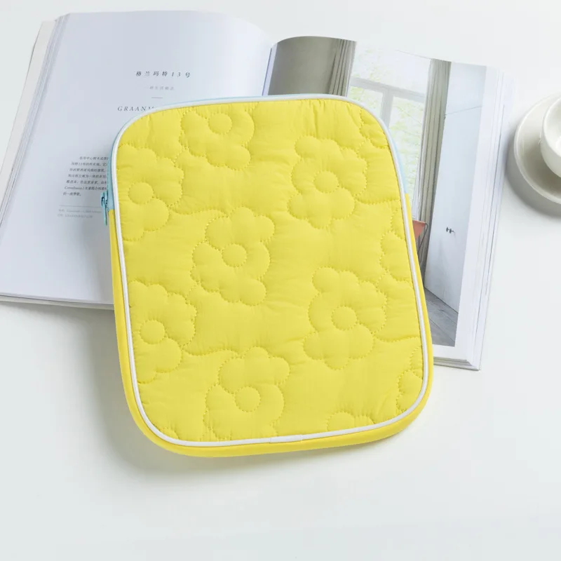 Custom Label Japanese Style computer bag portable Quilted Puffer travel storage bag clutch Girls students Tablet bags for Ipad