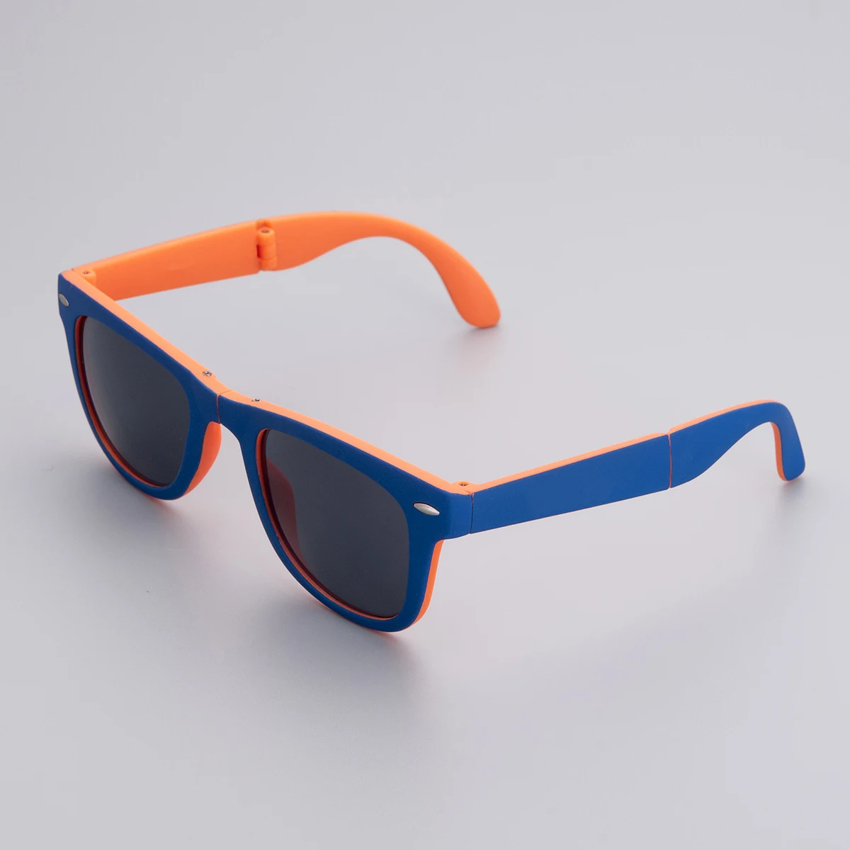 2024 Wholesale Custom Logo Sunglasses Designer Foldable Sun Glasses with Blue Black White Plastic Mirrored Shades