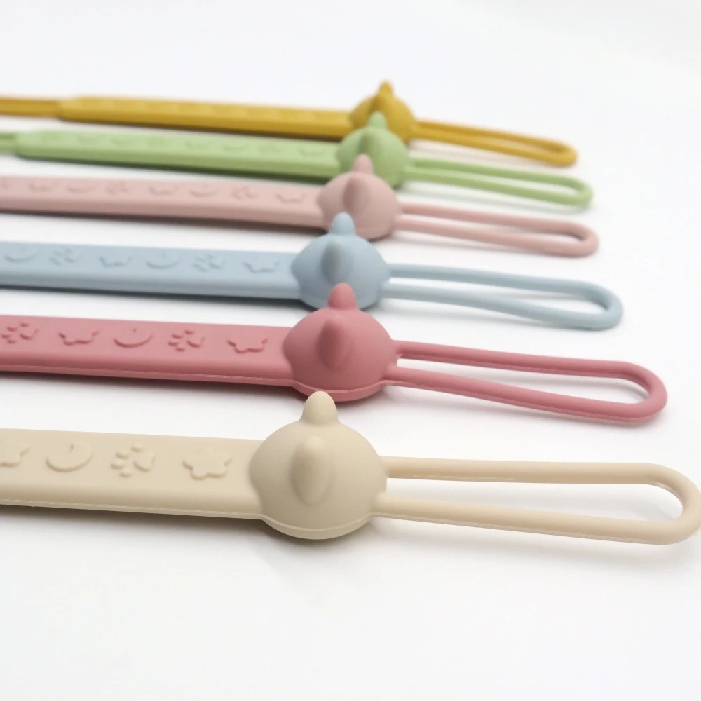 New Design Soft Cute BPA Free Silicone Pacifier Holder Clip Chain Silicone Baby Dummy Clips