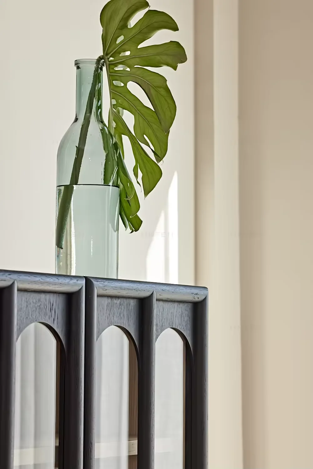 Minimal Modernist Oak Wood Glass Cabinet Japanese Design for Farmhouse Living Room Dining Hall or Hotel Storage & Display Use