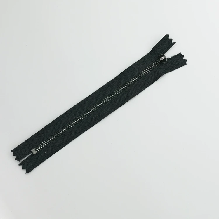 Color  Customized YKK Invisible High Quality Customized Metal Zipper for Dress