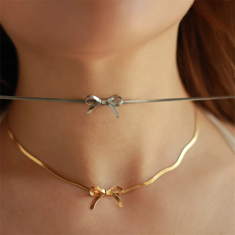 Spanish-style bow necklace with bow tie Snake bone chain Fresh and sweet base chain titanium steel plated with 18 karat gold