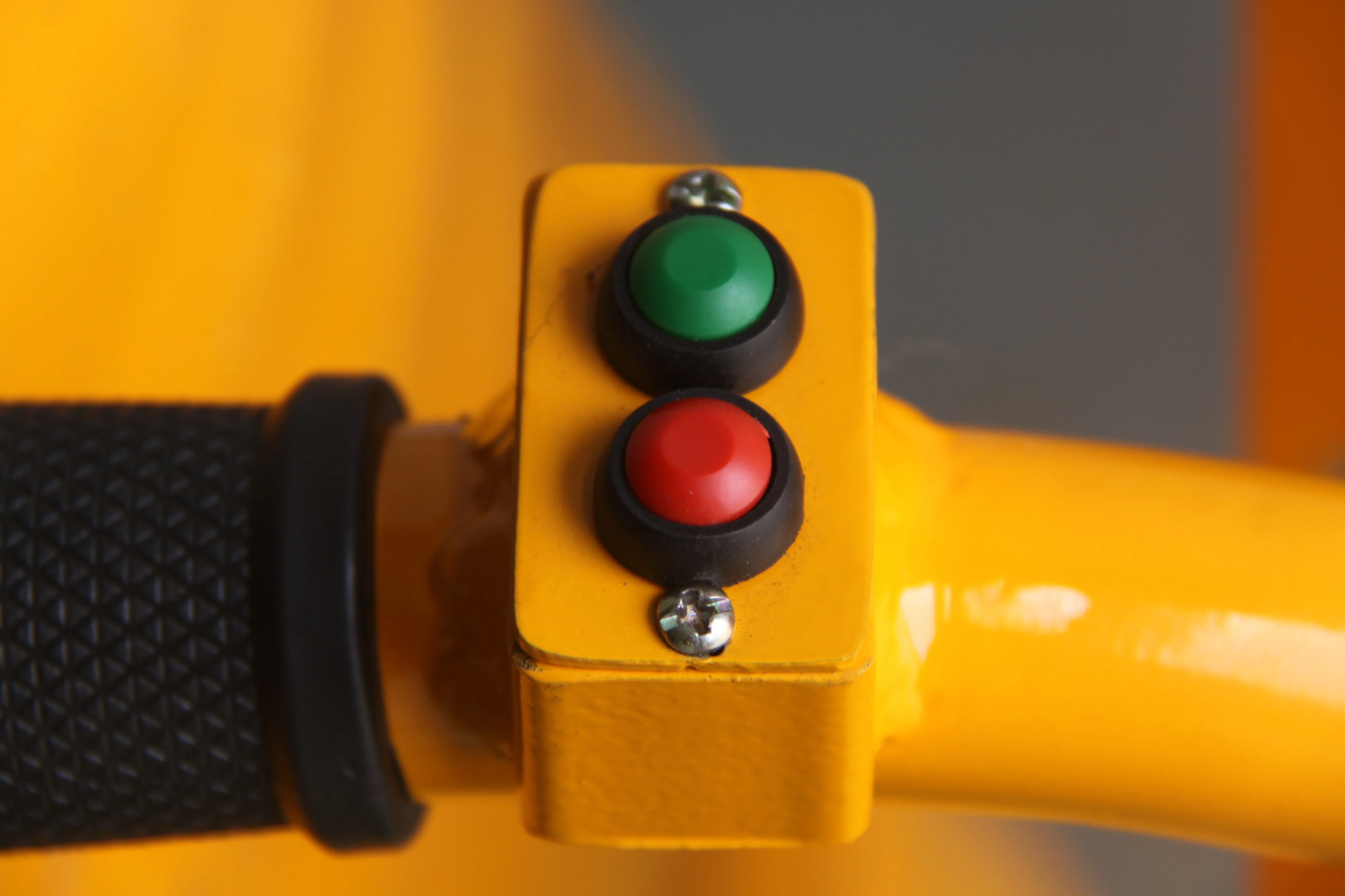 Rough Terrain Electric Pallet Truck 1000-2000 Kg