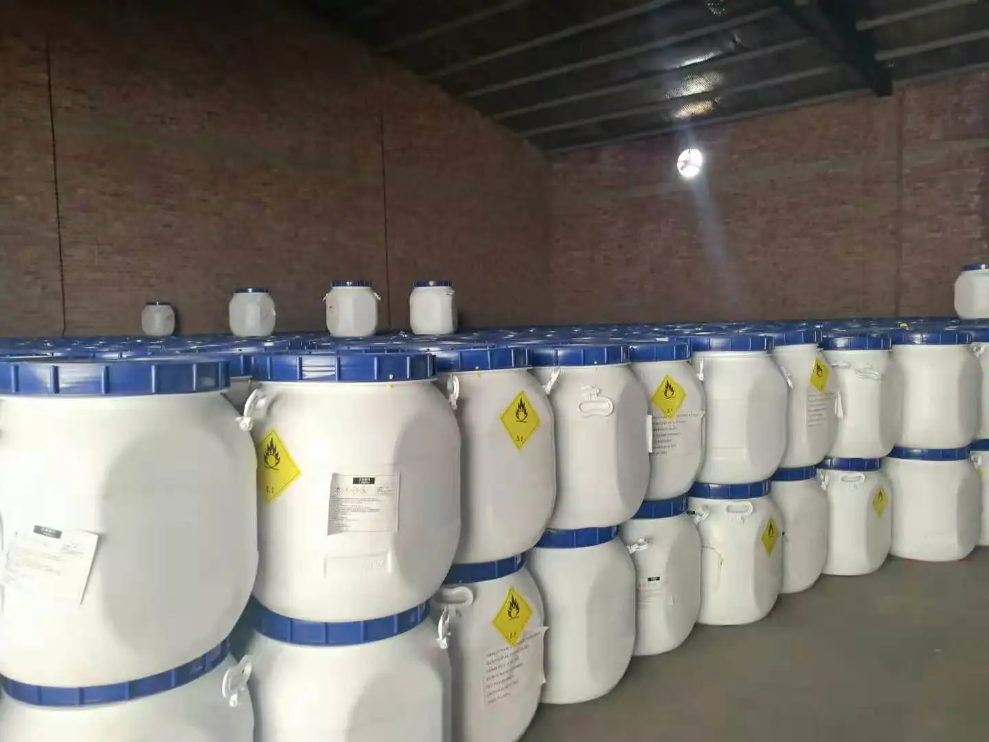 Factory price chlorine chemicals Calcium Hypochlorite granular 65% 70% for swimming pools used Cas:7778-54-3