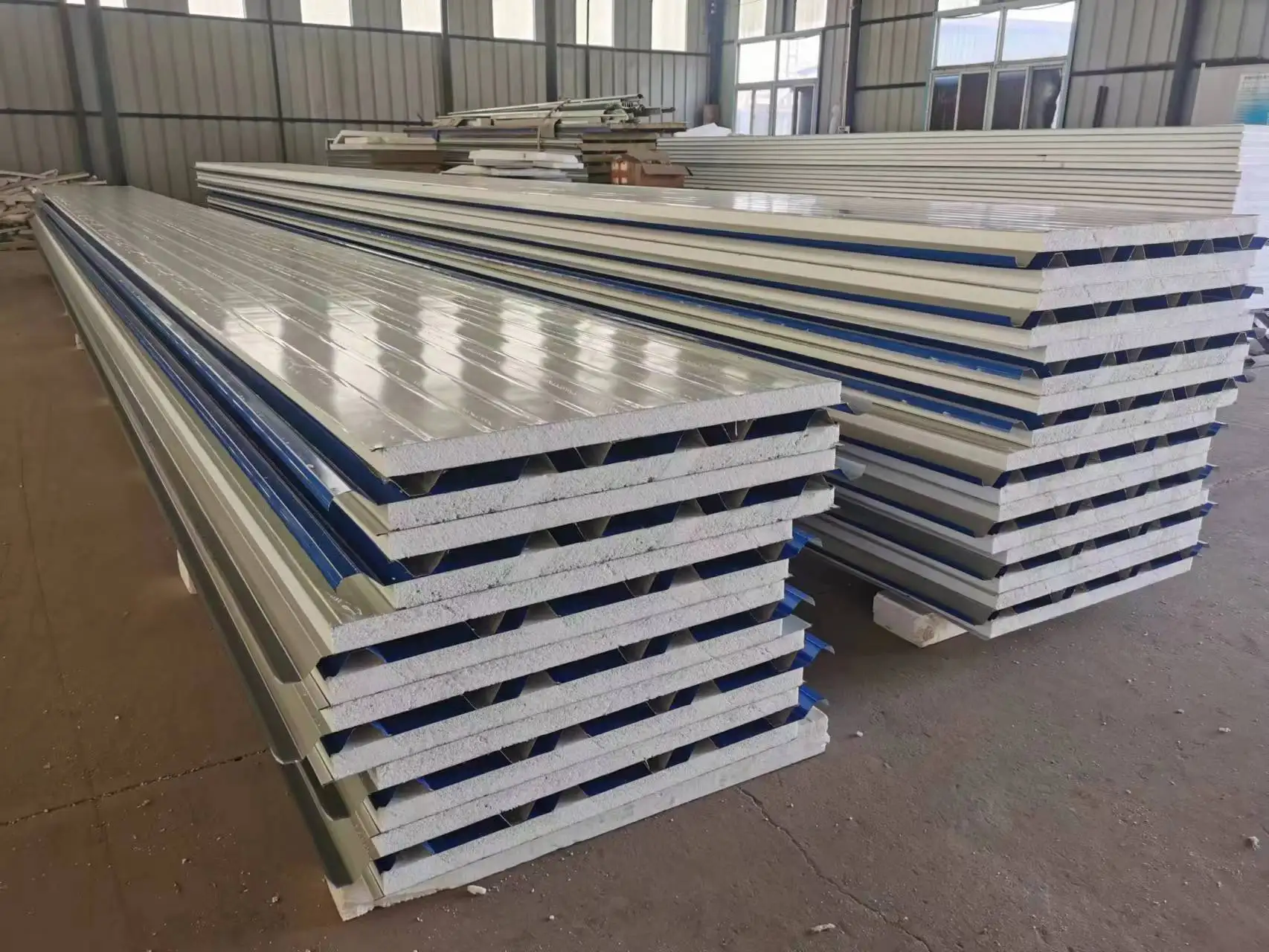PUR/PU/PIR/Puf Polyurethane Foam Insulation/Insulated Sandwich Wall and Roof Panels for Prefabricated Houses