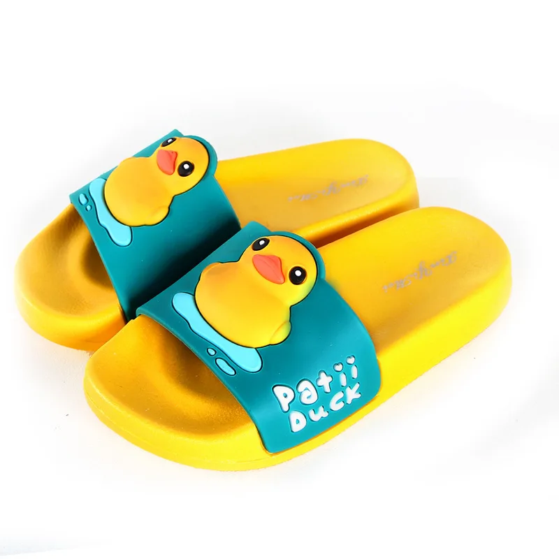 
2019 Summer Latest Design PVC Fashion Children Bath Slippers Cartoon Yellow duck kids slippers 