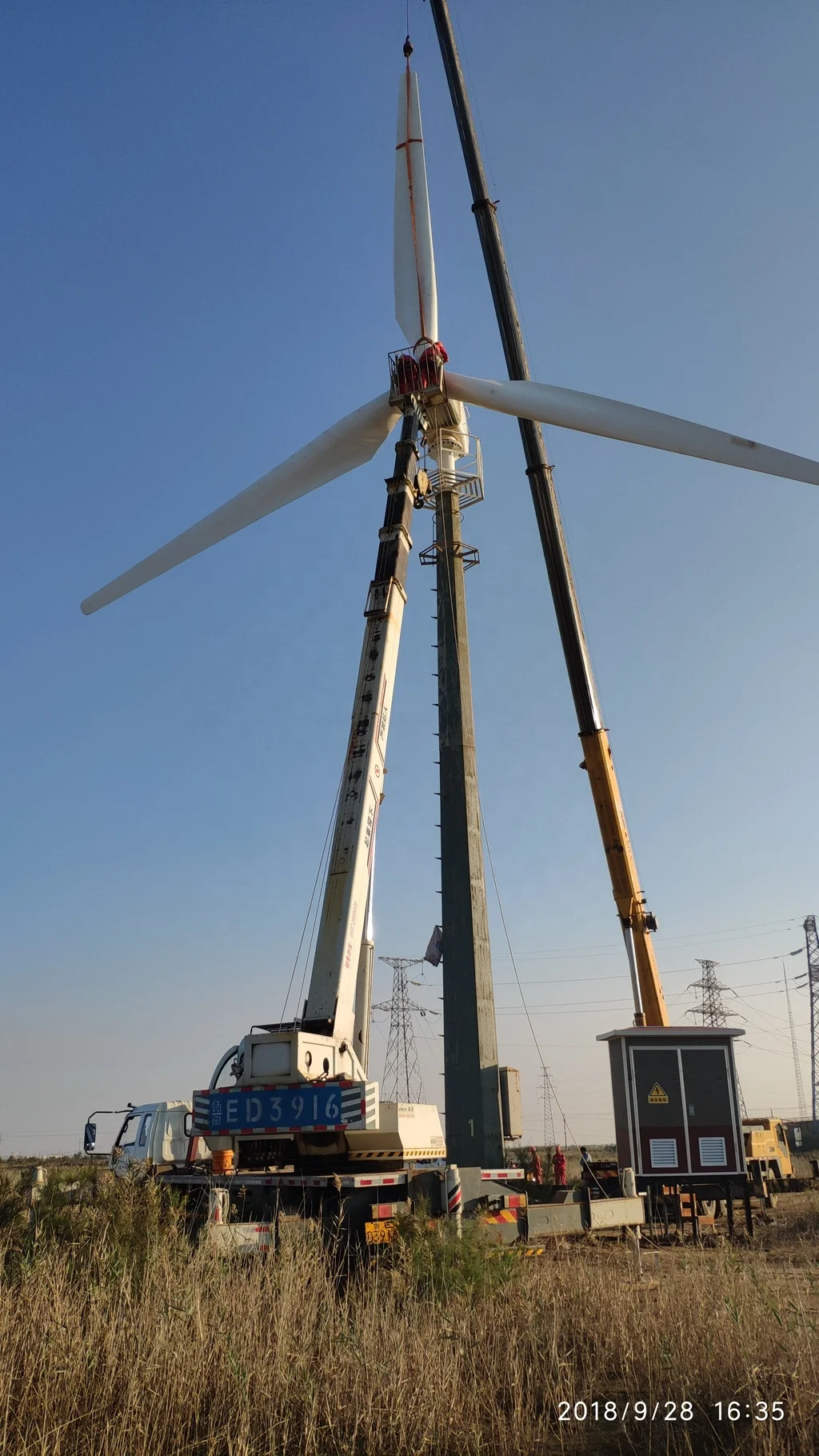 RX Manufacturer 100KW 10.5m Blades 77RPM Horizontal Wind Turbine