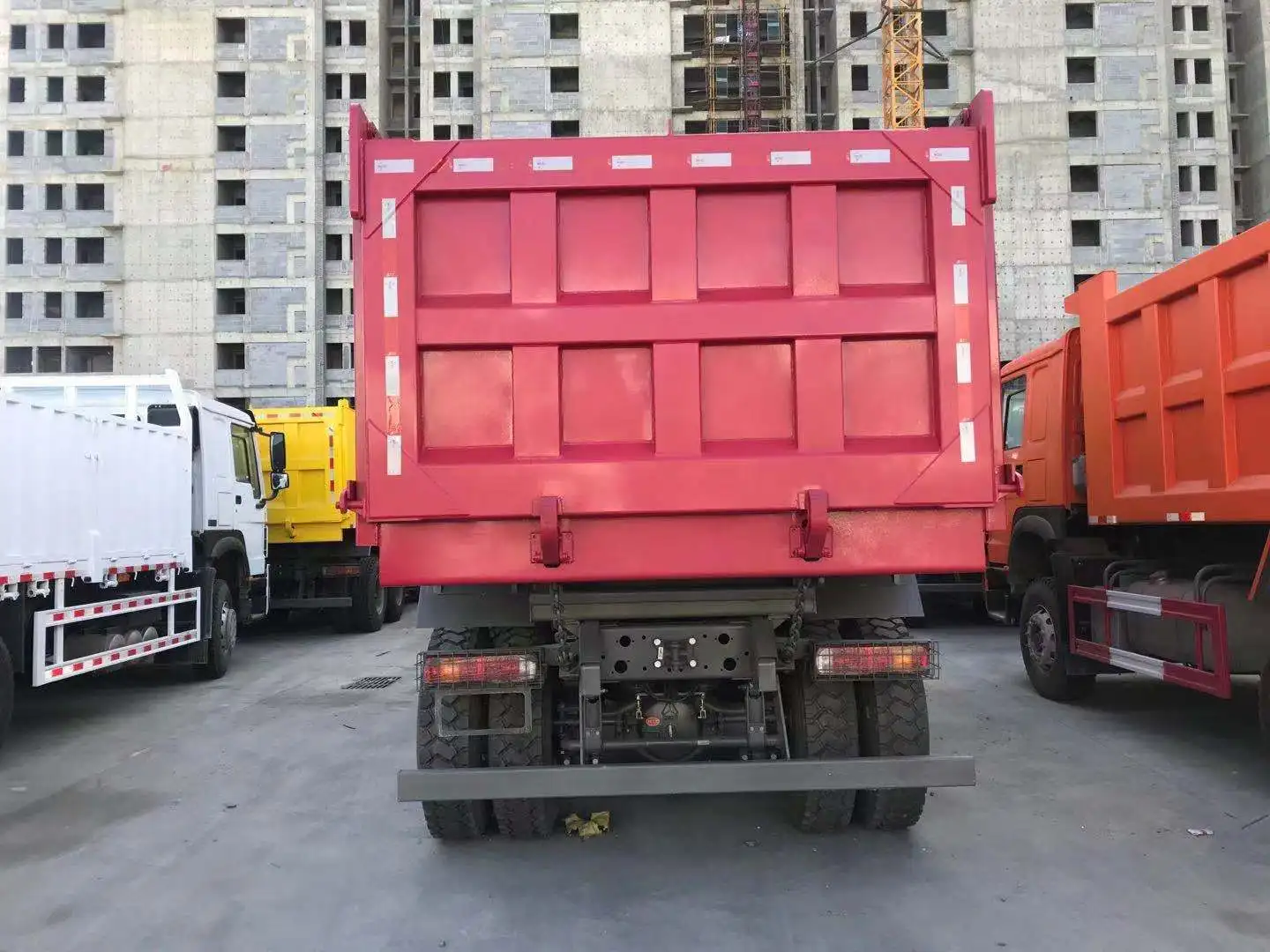 2024 Best Selling Shacman F2000 Dump Truck 8x4 Good Quality Tipper Trucks Camera 12 Top Brand Automatic Heavy Truck Manual Left