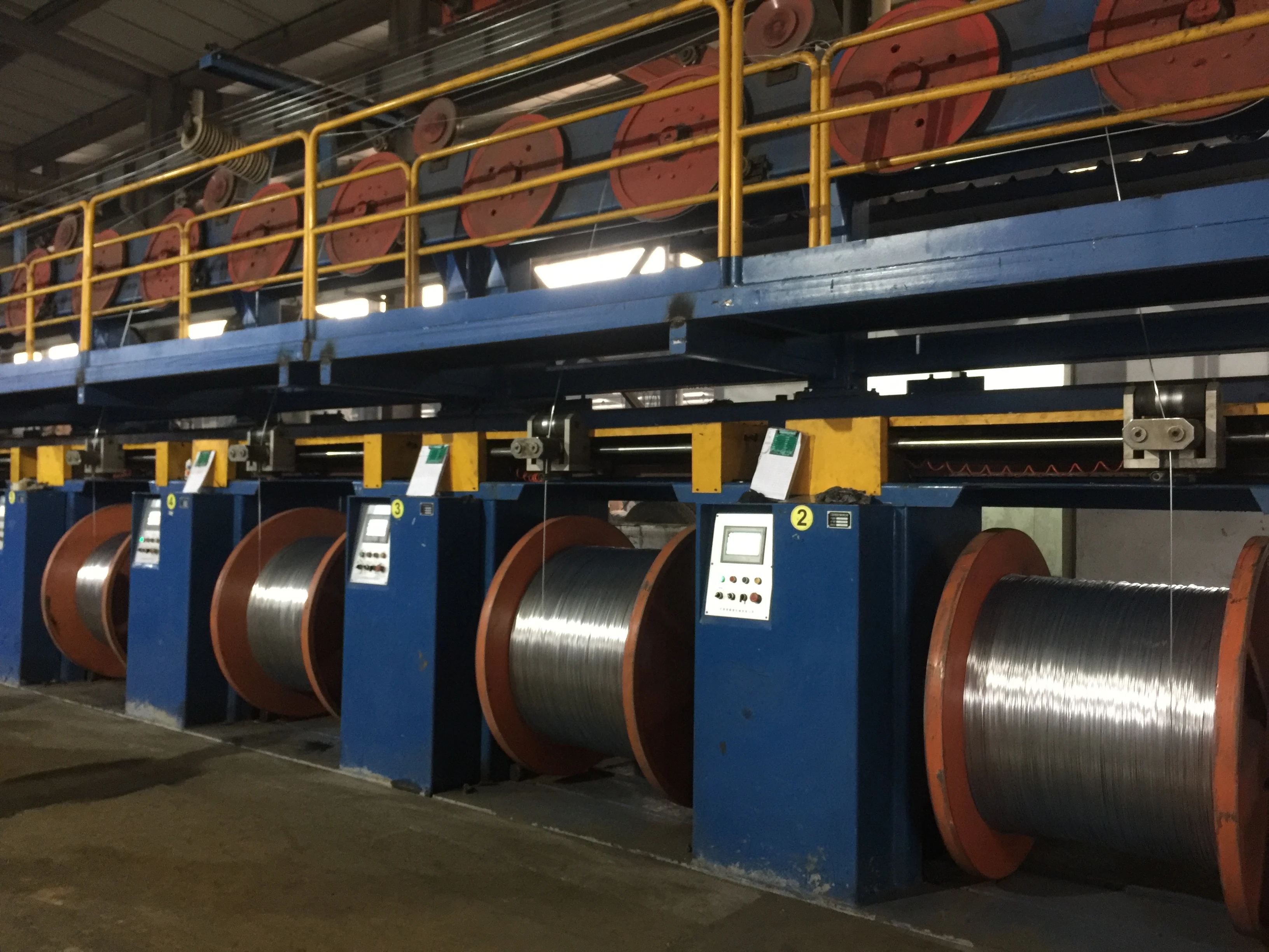 Continuous type hot dip galvanizing production line for steel tube wire