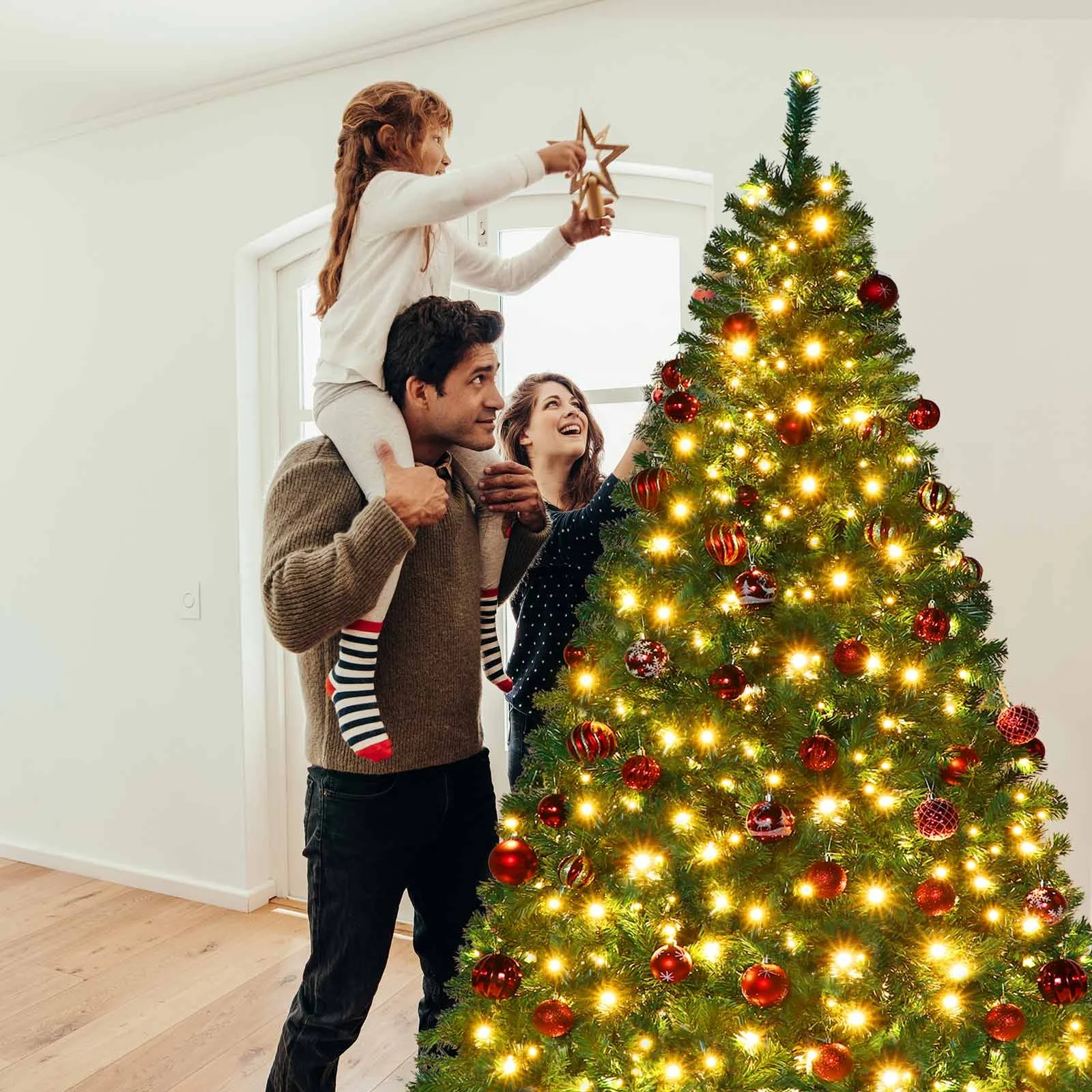 Ourwarm Factory Customized Outdoor Indoor 7ft PVC LED Artificial Prelit Christmas Tree with 400pcs mini bulb