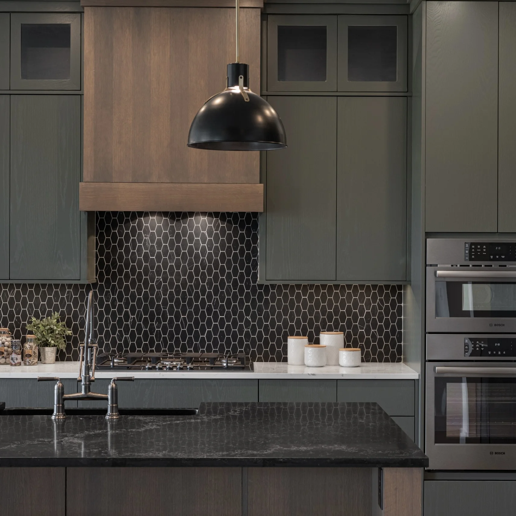 Miniature Full Oak Kitchen Cabinets with Island and Counter Top Set Whole Wood MDF rustic Style for Villa Island