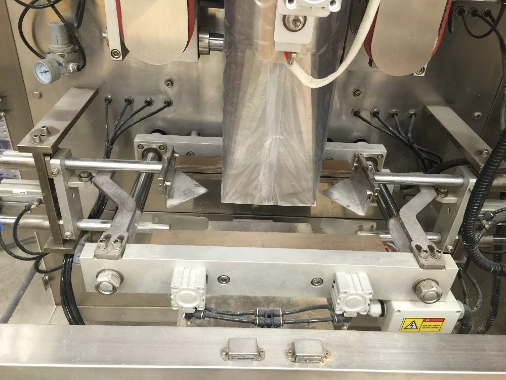 Fully Automatic 1kg Nuts/beans/sugar/dried Fruit Packing Machine Vertical and Pillow Packing Machine Paper,plastic Packaging