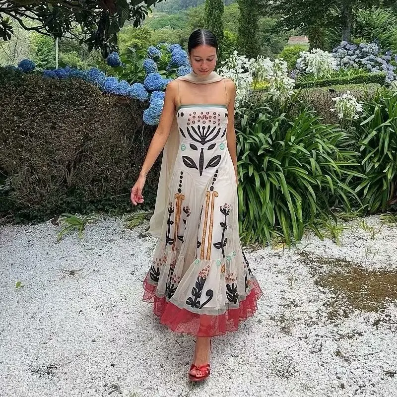 2024 Fashionable Ethnic Style Hanging Strap With Flower Embroidery Picture Thin Pleated Folded Long Dress