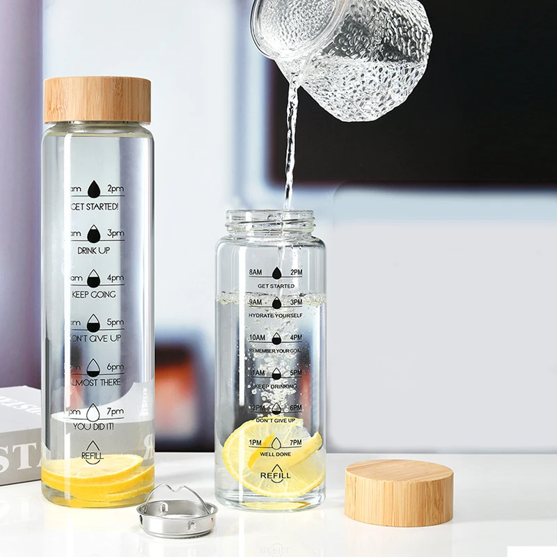 2024 New Product Hot Sale Glass Water Bottle with Bamboo Lid Customized Classic water bottles