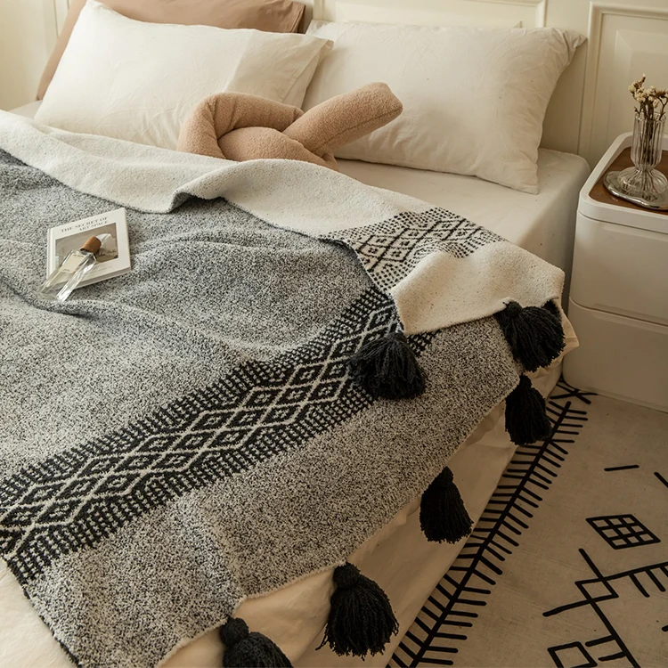 100% Polyester Designed Decorative Plush Sherpa Throw Knitted Blankets