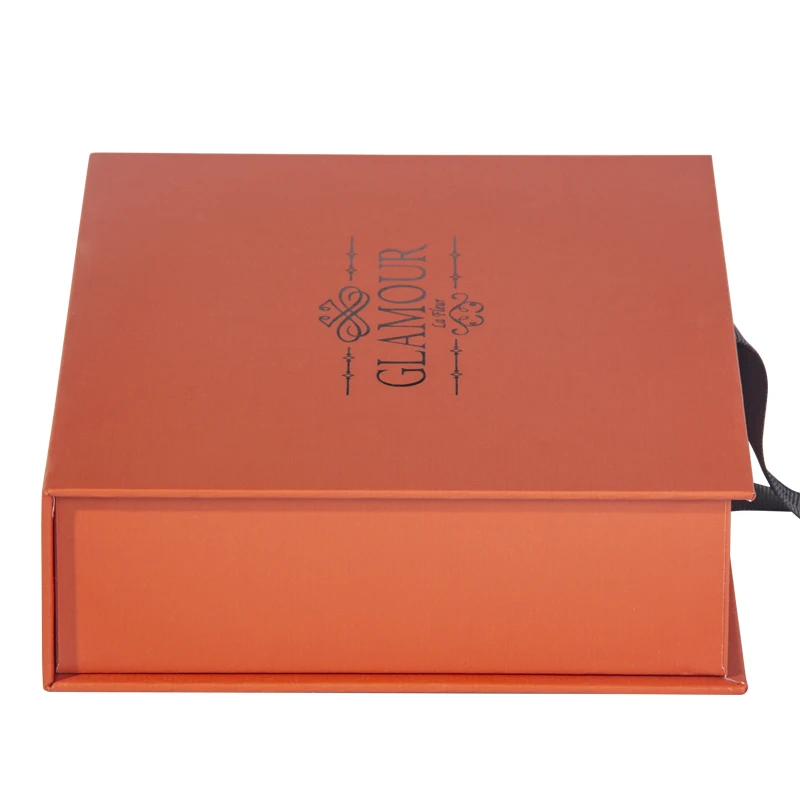 2021 New Year Gift Packaging Magnetic Small Chocolate Ribbon Wine Eyelash Custom Clothing Box