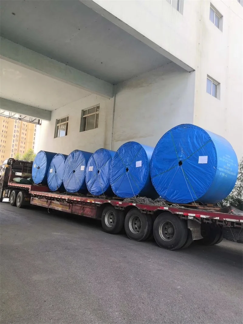 Высокоизносостойкая волнистая трава сине-зеленая грубая верхняя Резиновая ПВХ конвейерная лента для промышленности