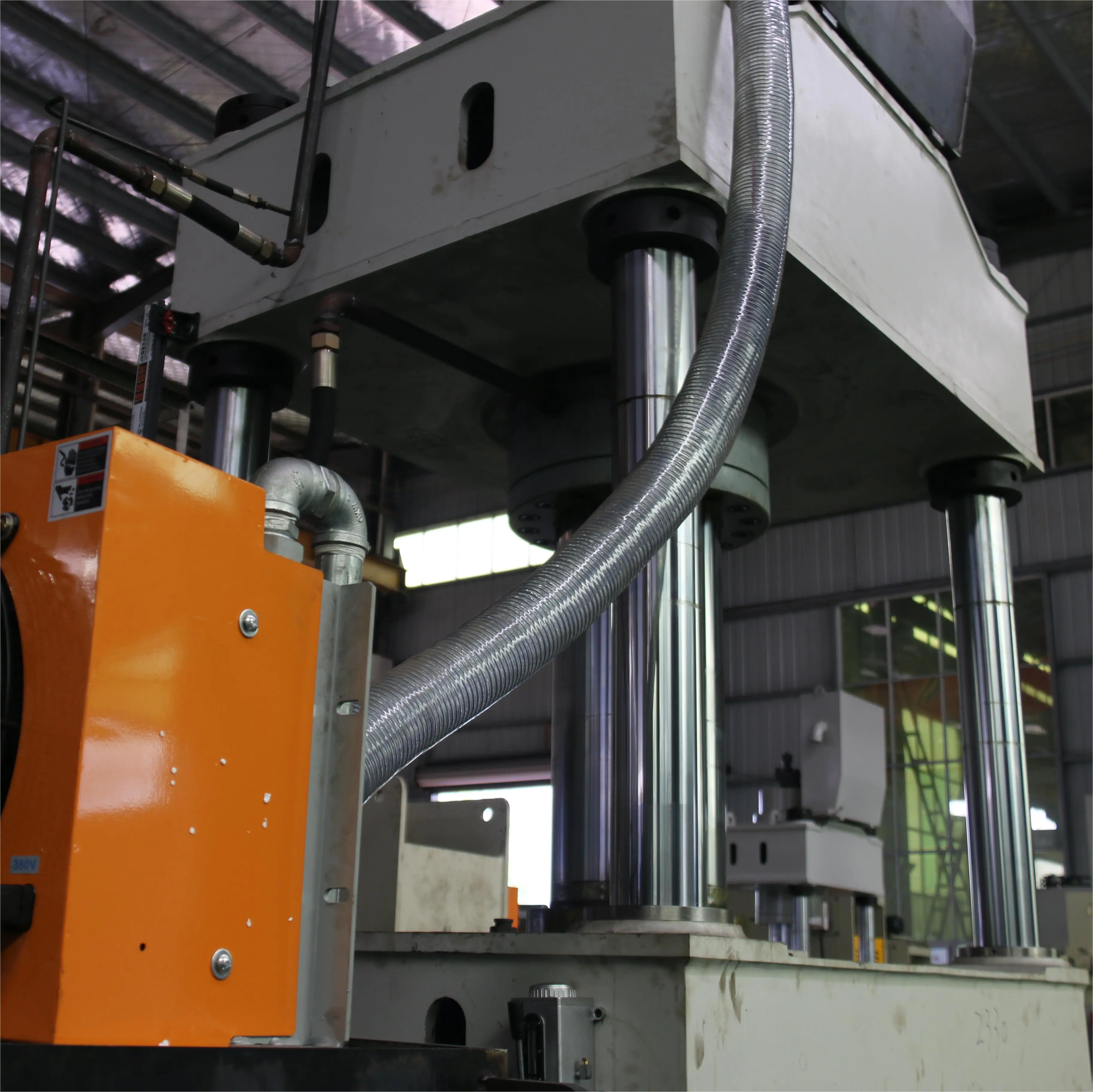 350 Tons Deep Drawing Hydraulic Press Machine Four Columns Hydraulic Press Machine