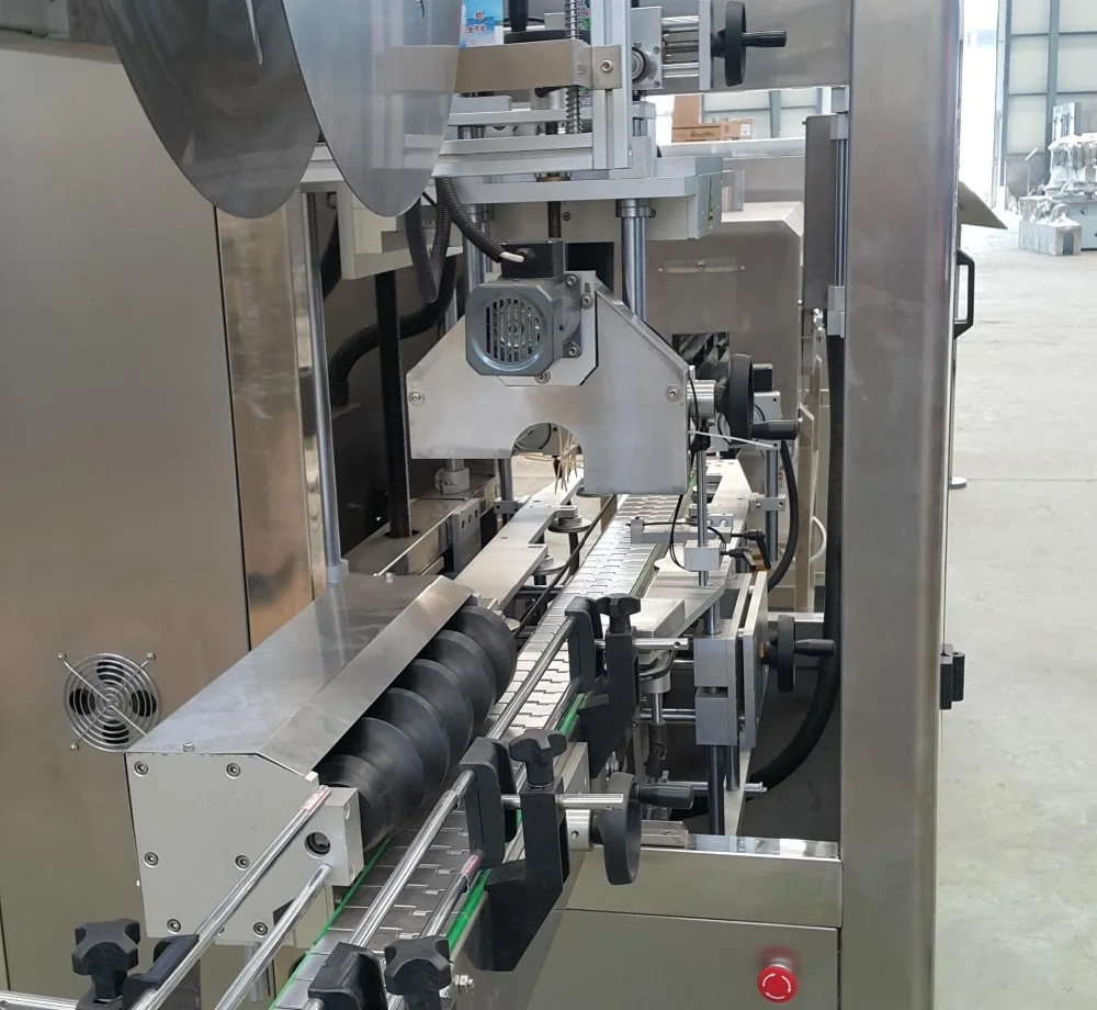 Automatic Pet Bottle Label Applicator Shrink Sleeve Labeling Machine