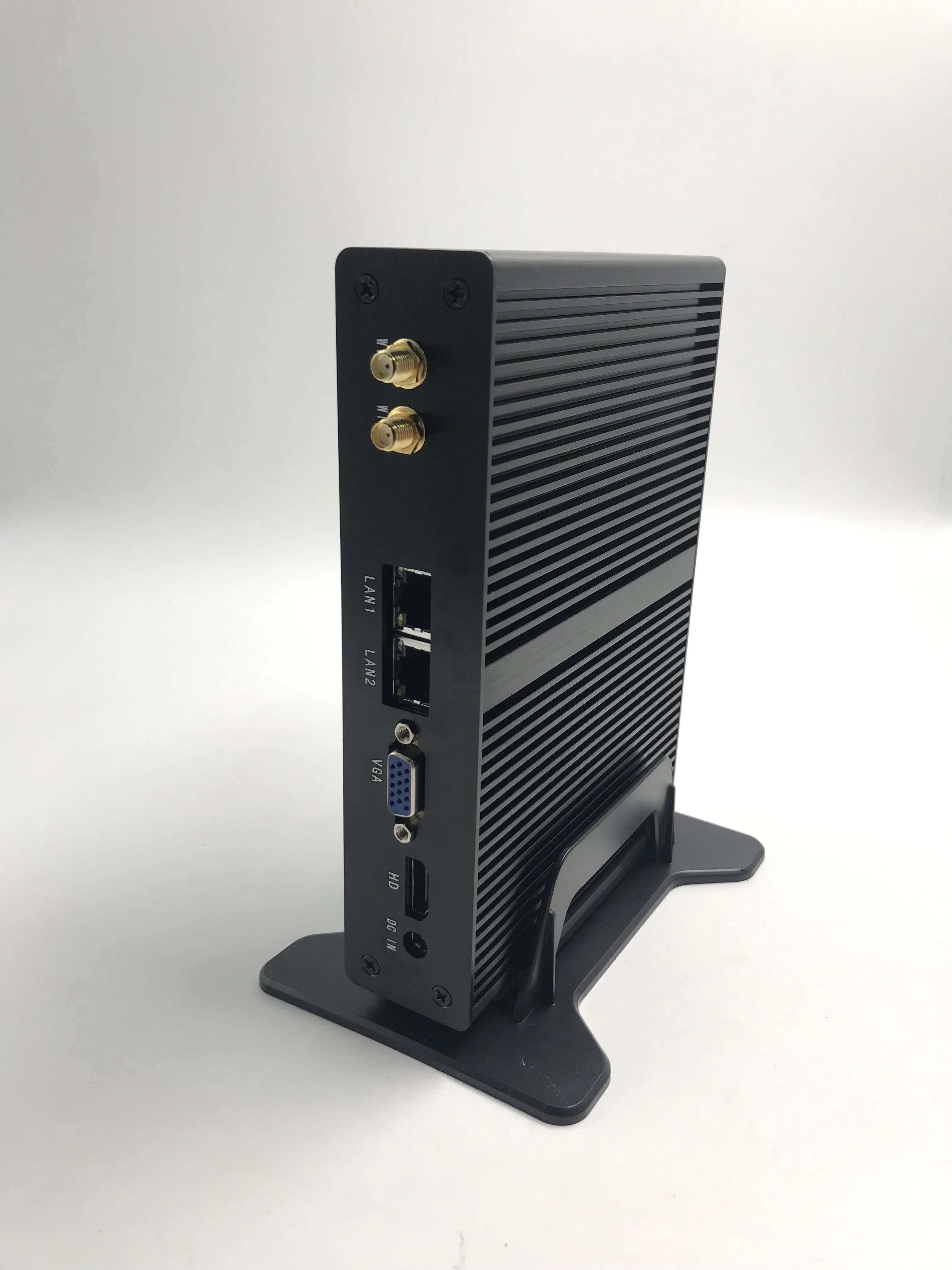  J1800 2 4G двухъядерный J1900 четырехъядерный мини игровой ПК без