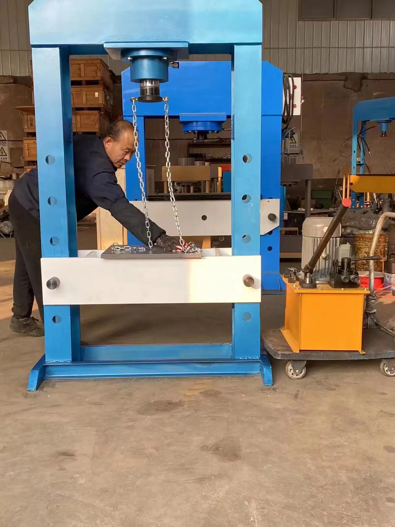 100Ton Electric Hydraulic Shop Press Machine Vehicle Equipment Electro-hydraulic Gantry 20Ton 30Ton 50Ton