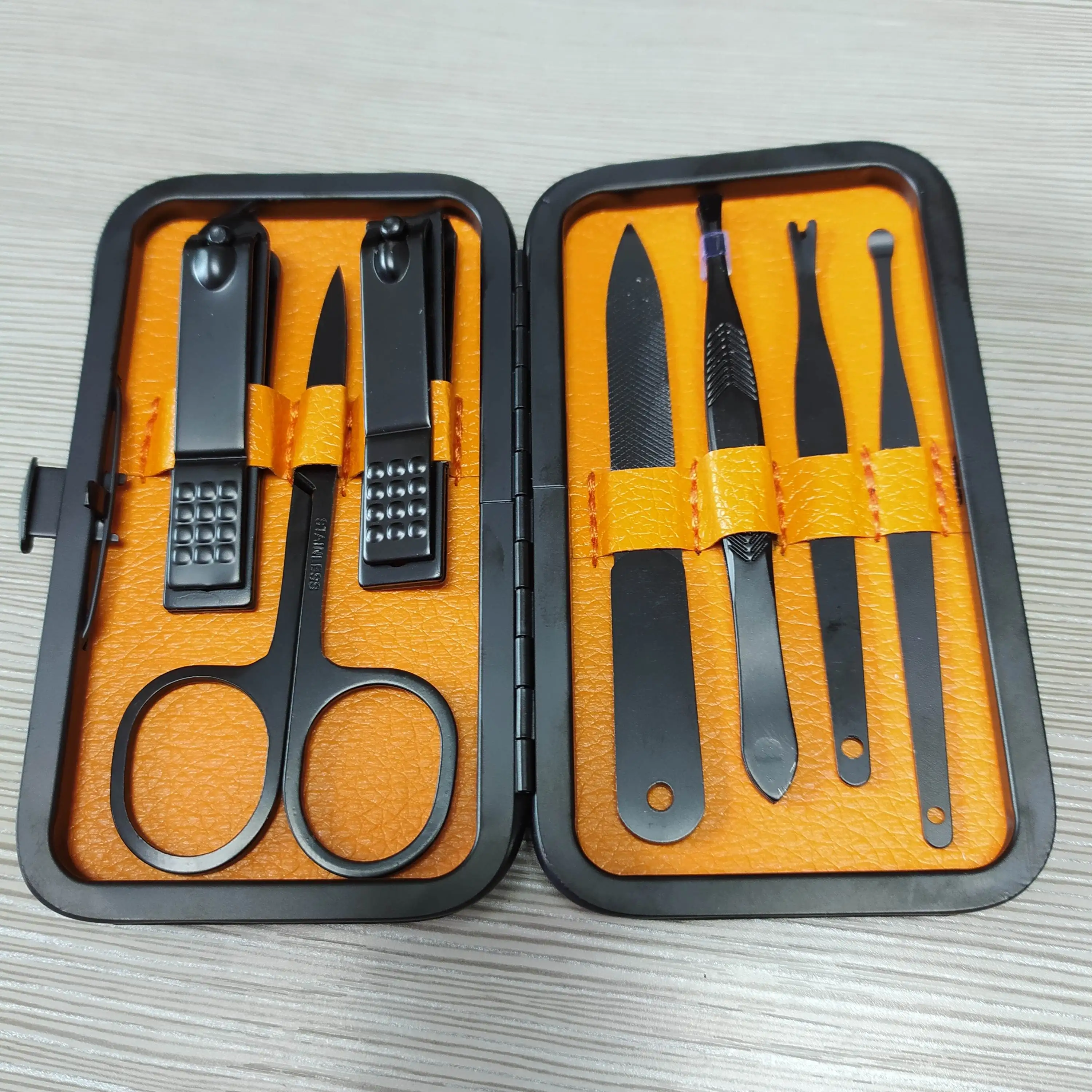 Custom Business Gifts 7 Piece Manicure Set Professional Nail Tools Stainless Steel Nail Kit with Travel Case