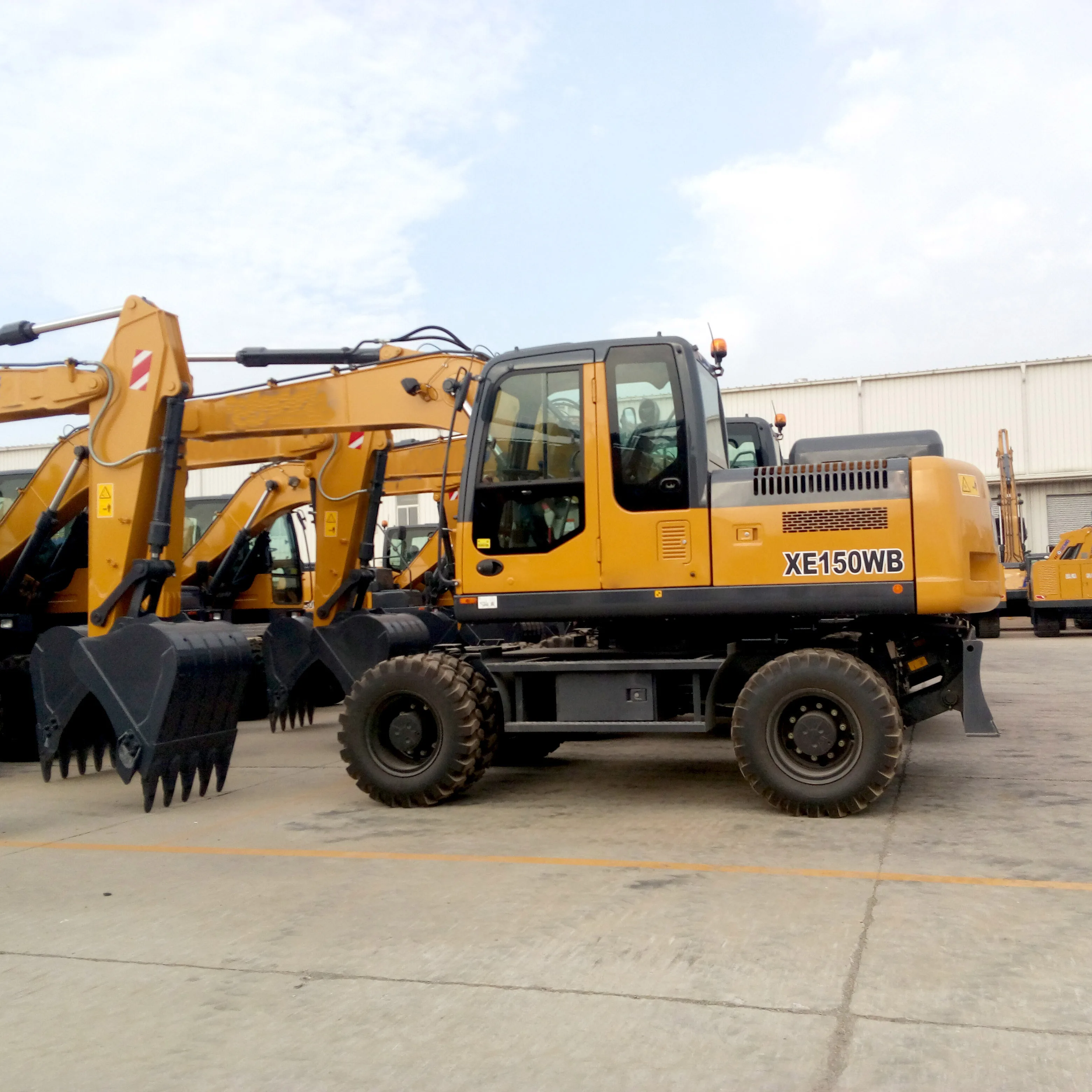 104kW Excavating Machinery 15 Ton Mining Wheel Excavator XE150WB