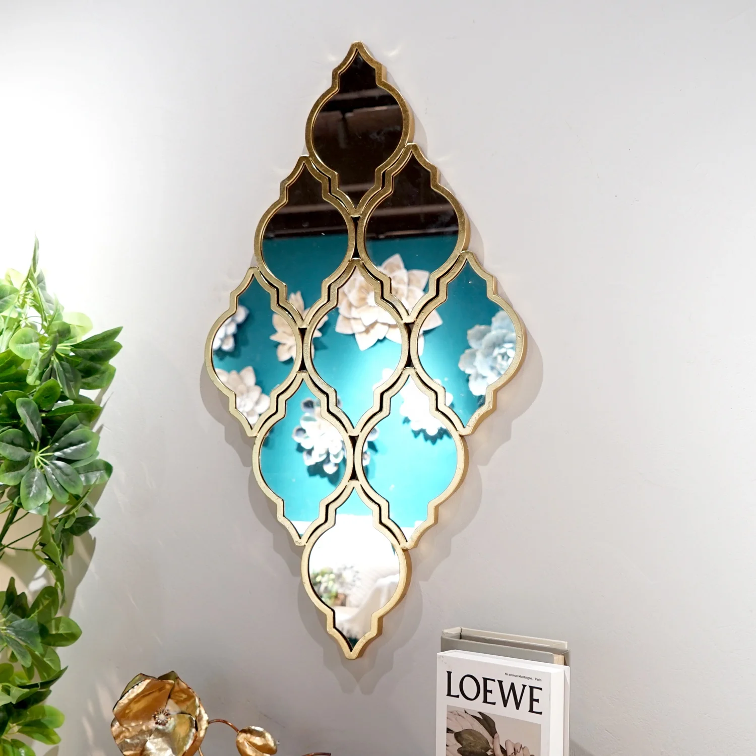 New Style Mirrord Decor Wall Special-Shaped Mirror Iron Frame Gold Luxury Contemporary Customization Wall Mirror