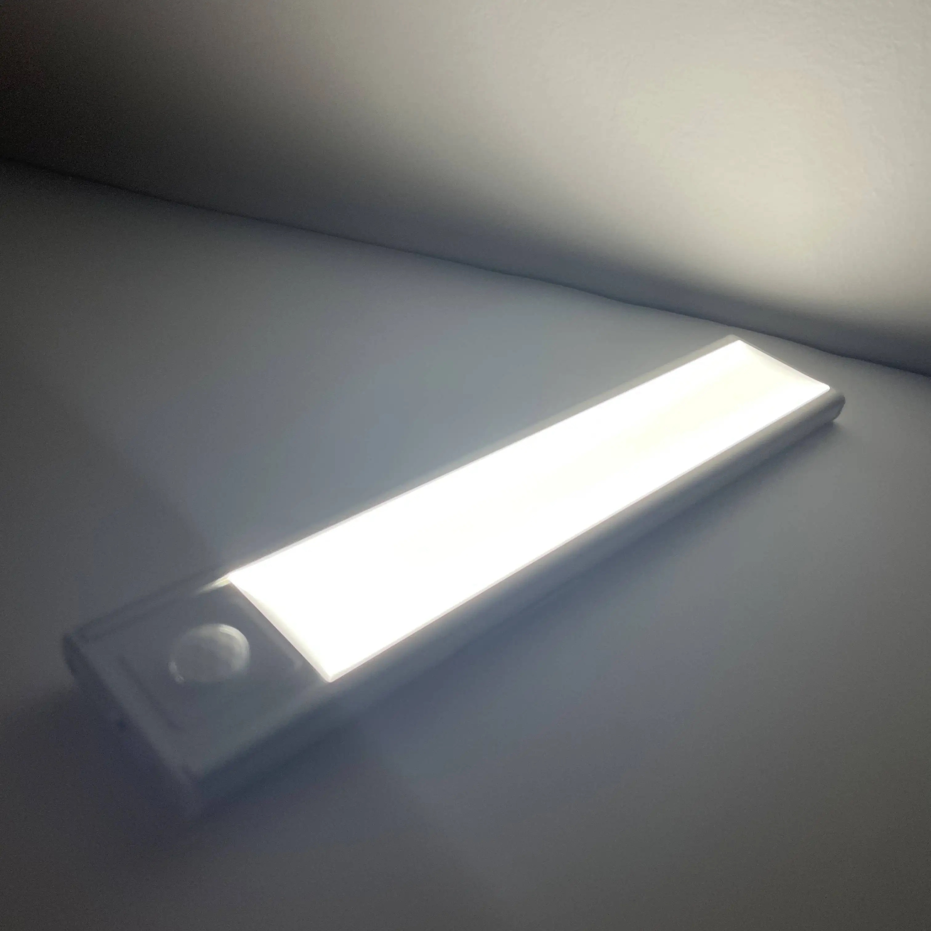 Induction Closet Strip Light Indoor USB Rechargeable Wireless Stair Night Led Motion Sensor Cabinet Light Bedroom Silver 60 80