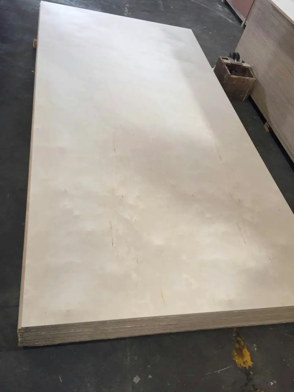 Birch veneer  Plywood Sheet 4x8 Plywood Cheap Plywood Manufacturer in China
