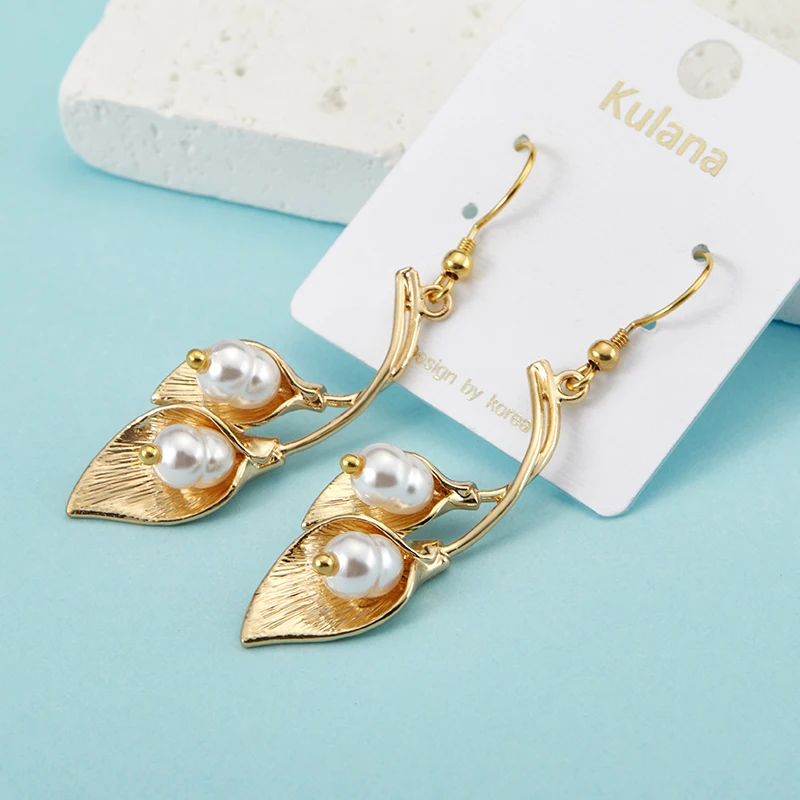 New Dainty Vintage Golden Drop Earrings Ear Clips Imitation Pearl Water Chestnut Flower Earrings for Women