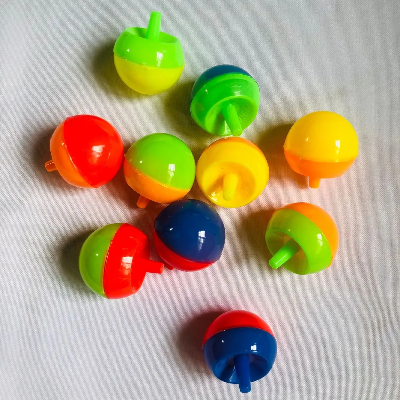 Factory Price New PVC Plastic Children Promotional Spinning Tops Custom Diverse Mini Finger Spinning Tops