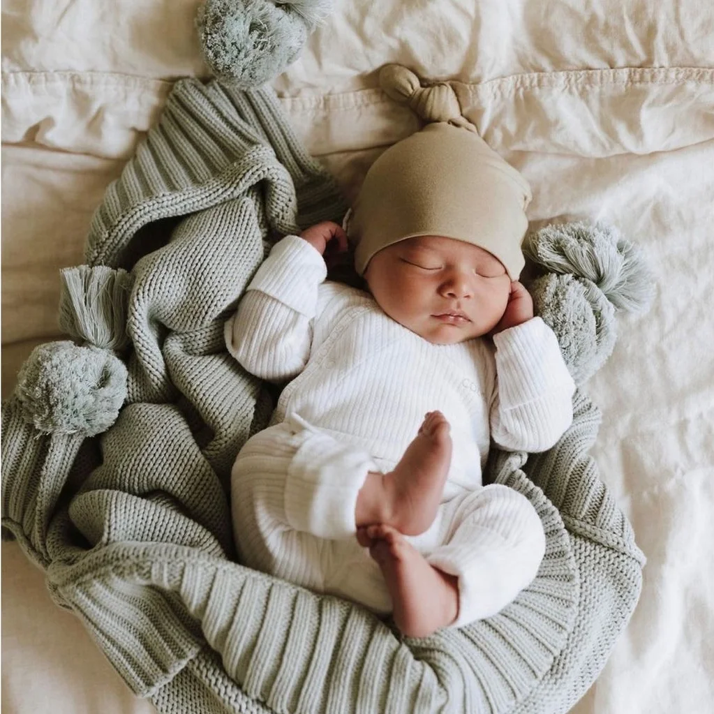 OEM Wholesale Comfortable Warm Solid 100% Cotton Quilt Receiving Baby Knit Throw Blankets