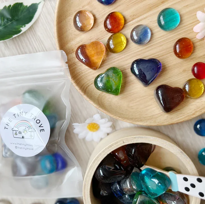 500G of  A Set Leaf Glass Pebbles Loose Parts small world play open-end sensory toys for garden themed play dough fun