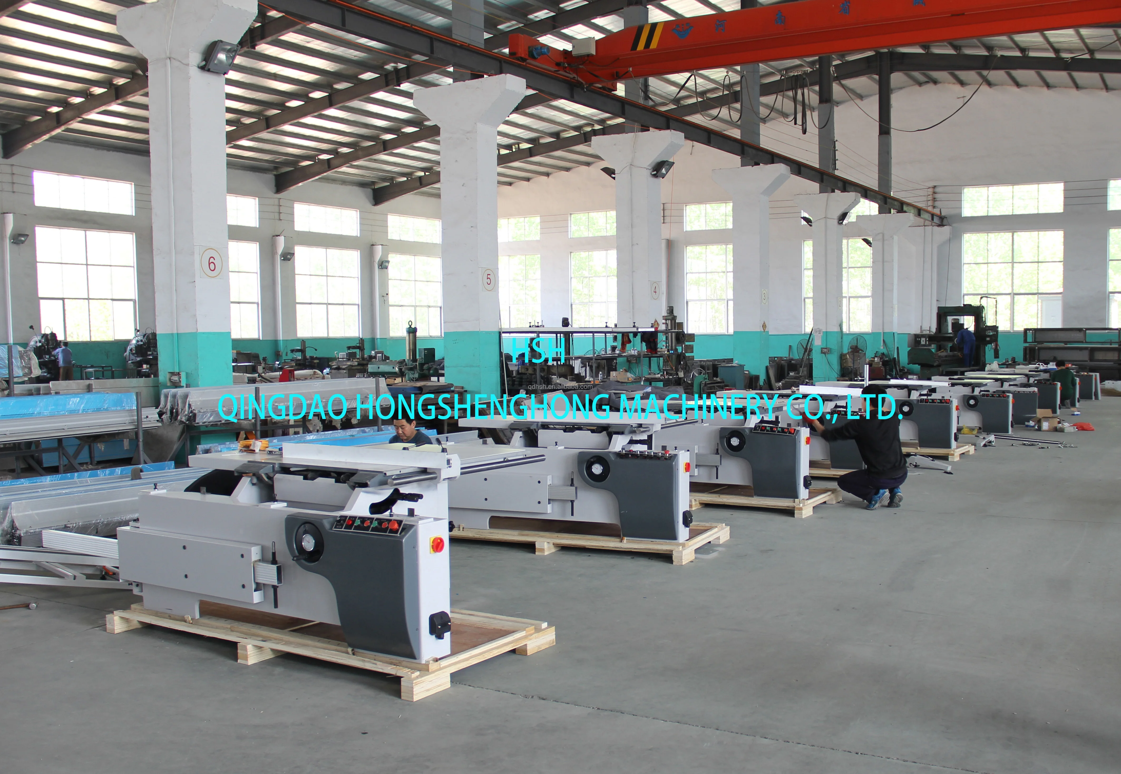Manufacturer of  Wood Panel Saw Machine with Sliding Table for  Wood Cutting