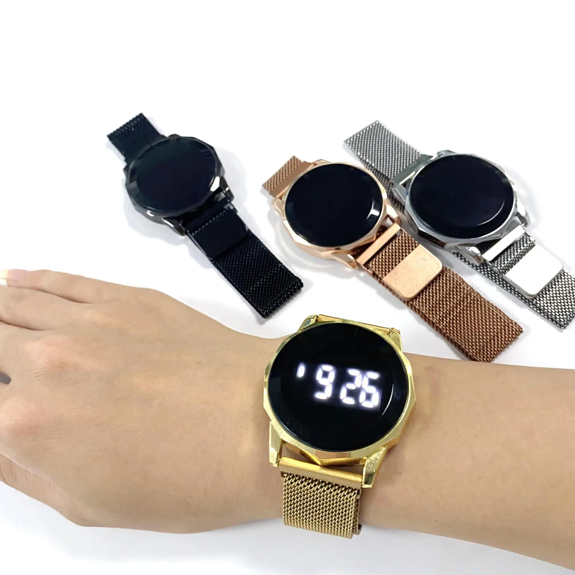 2022 new trend young couple electronic watch Milan with student sports watch waterproof hand ring watch