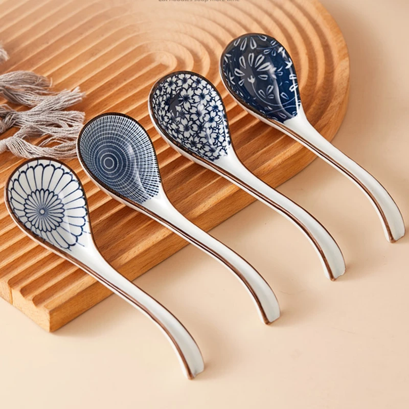 4pcs Asian Soup Spoon, Ceramic Chinese Soup Spoons, Deep Oval Hook Non-slip Japanese Spoons for Rice Ramen Pho Miso Soup Wonton