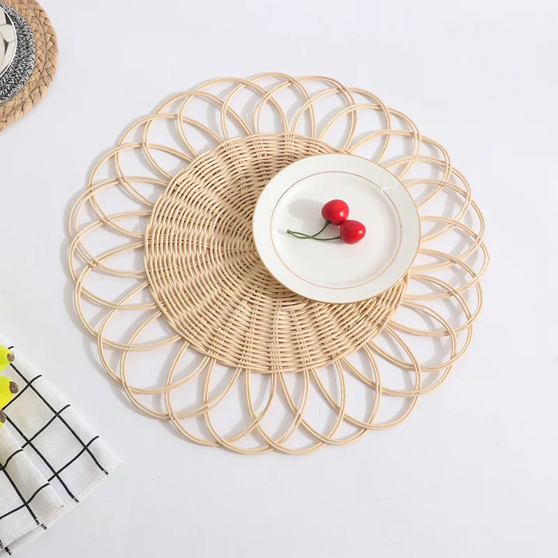 Natural Bohemian Style round Rattan Placemat Hand Woven Decorative Flower Sustainable Home Decor Plate Dish
