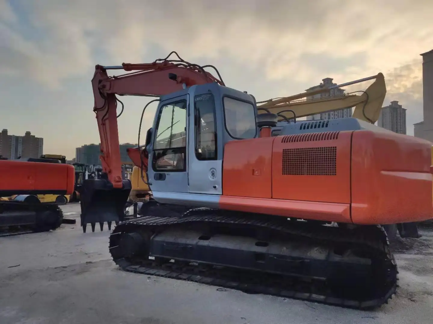 Hit achi used excavator second hand excavator made in Japan zaxis 240-3g