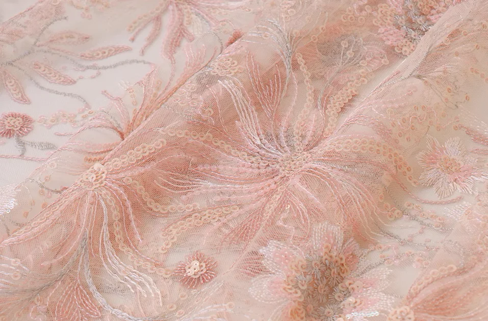 Кружевная ткань с блестками