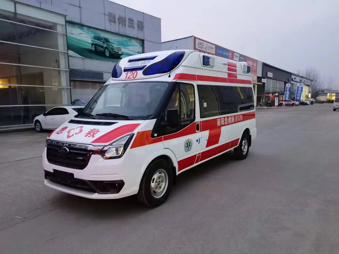 Spot Product Used Cars Transit Ambulance Vehiceles Hospital ICU Medical Clinic Car Van for Sale